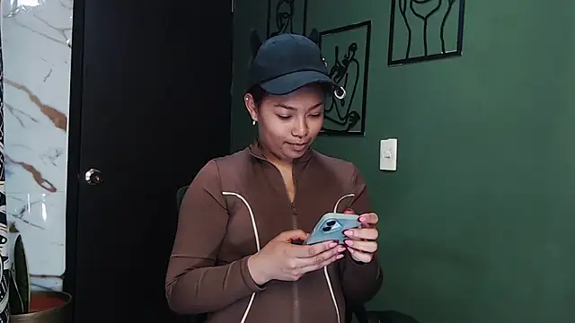 JadaRoberts online show from July 11, 3:20 am