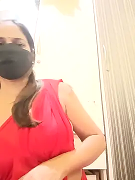 indianliza online show from February 11, 7:38 pm