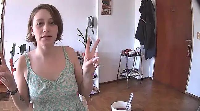 Snapshot of stupid_babybird chatting on December 28, 5:46 pm stupid babybird online show from December 28, 5:46 pm