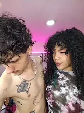 Snapshot of TheKing6ix9ine69 chatting on March 21, 9:25 am TheKing6ix9ine69 online show from March 21, 9:25 am