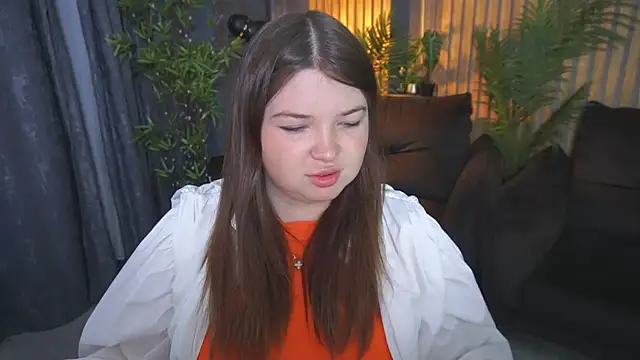 RosieMoons online show from October 3, 7:22 pm