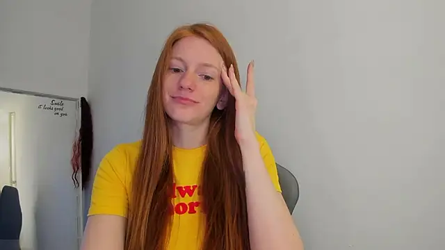 Snapshot of Aliceginger99 chatting on March 18, 6:27 am Aliceginger99 online show from March 18, 6:27 am