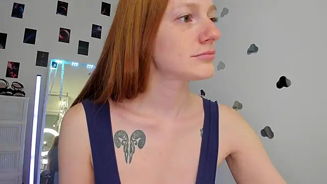 Aliceginger99 online show from May 14, 1:18 pm