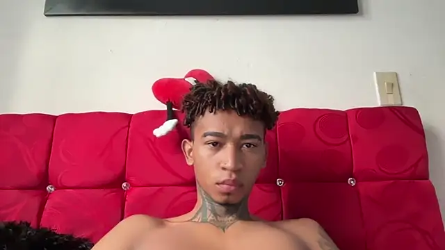 Snapshot of sexy_blacks_ chatting on October 17, 12:30 pm sexy blacks online show from October 17, 12:30 pm