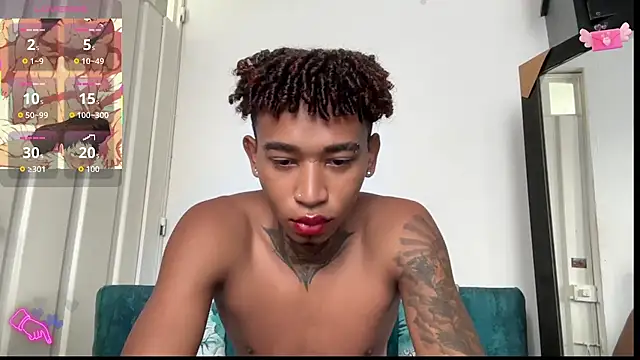 Snapshot of sexy_blacks_ chatting on October 20, 12:49 pm sexy blacks online show from October 20, 12:49 pm