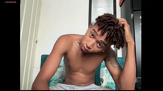 Snapshot of sexy_blacks_ chatting on October 22, 12:27 pm sexy blacks online show from October 22, 12:27 pm