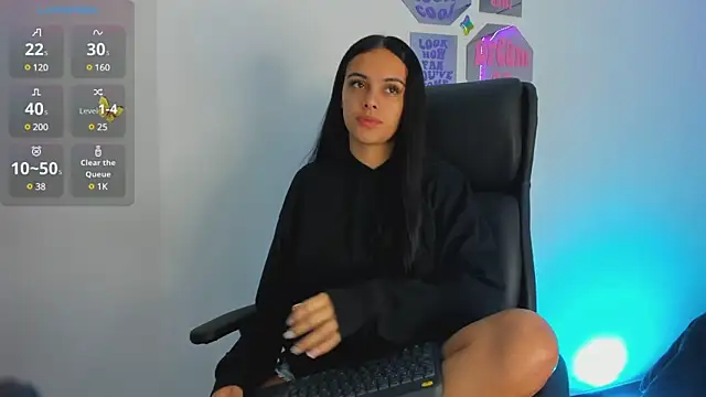 ChloeHarper  online show from December 14, 12:12 pm