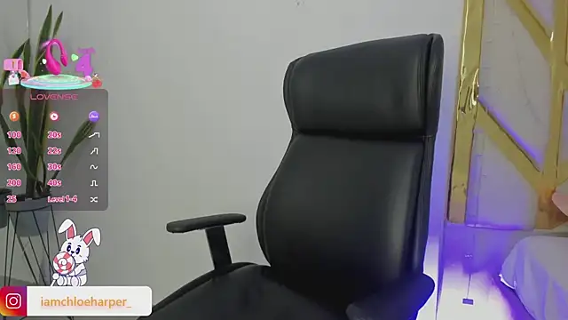 ChloeHarper  online show from March 11, 9:48 pm