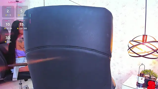 Snapshot of ChloeHarper_ chatting on October 14, 12:17 pm ChloeHarper online show from October 14, 12:17 pm