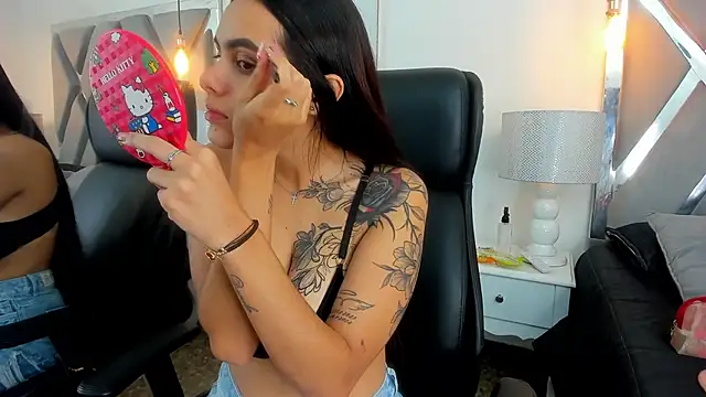 Snapshot of ChloeHarper_ chatting on October 25, 12:56 pm ChloeHarper online show from October 25, 12:56 pm