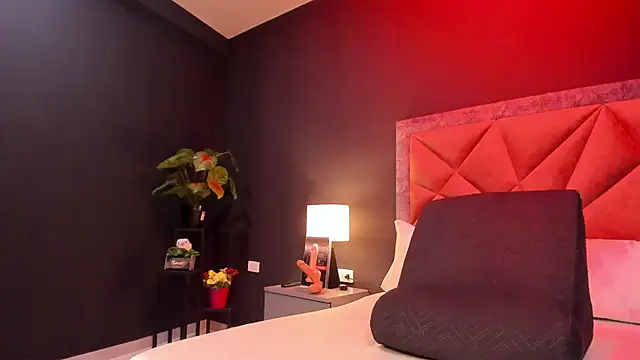 mia milff online show from October 10, 6:18 pm