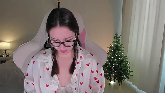 Sonia moon  online show from January 6, 5:41 am