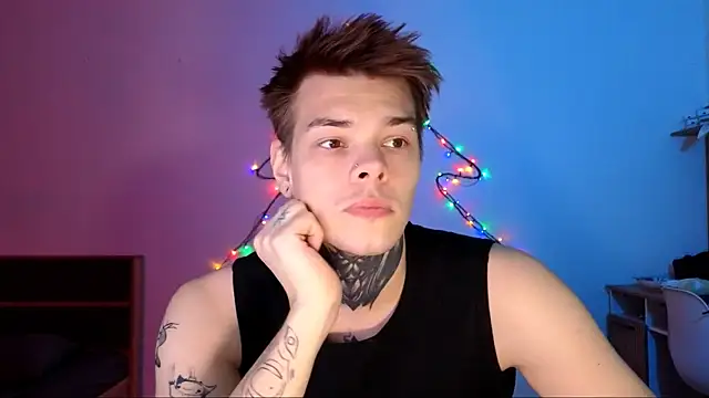 DENIS HERE online show from December 3, 5:37 am