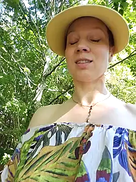 Exhibitionsplit online show from September 18, 1:13 pm