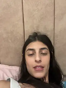 Snapshot of cristel_17 chatting on December 23, 7:38 am cristel 17 online show from December 23, 7:38 am
