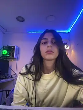 Snapshot of cristel_17 chatting on January 7, 10:22 am cristel 17 online show from January 7, 10:22 am