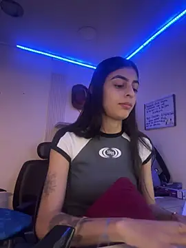 Snapshot of cristel_17 chatting on February 4, 5:21 am cristel 17 online show from February 4, 5:21 am