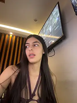 Snapshot of cristel_17 chatting on April 12, 11:21 pm cristel 17 online show from April 12, 11:21 pm