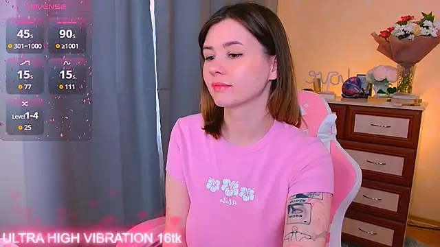 Snapshot of cutie_mili chatting on October 12, 6:12 am cutie mili online show from October 12, 6:12 am