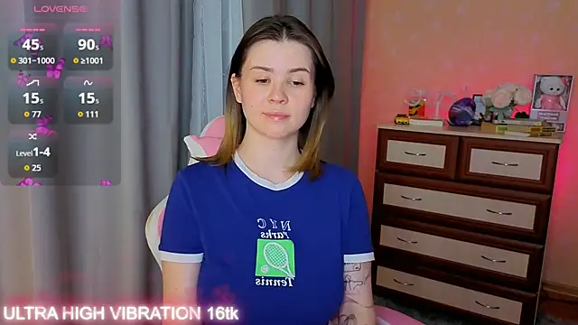 Snapshot of cutie_mili chatting on November 21, 10:14 am cutie mili online show from November 21, 10:14 am