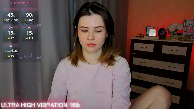 Snapshot of cutie_mili chatting on December 2, 6:41 am cutie mili online show from December 2, 6:41 am