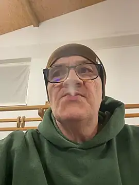 Snapshot of Big_Ugly chatting on March 21, 6:18 pm Big Ugly online show from March 21, 6:18 pm