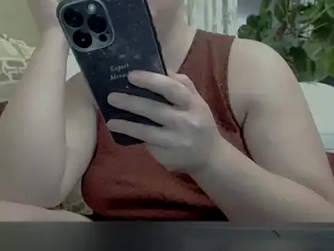 Snapshot of whiteFlower chatting on February 21, 7:48 pm whiteFlower online show from February 21, 7:48 pm