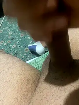 Snapshot of azginnn35 chatting on October 8, 12:30 am azginnn35 online show from October 8, 12:30 am