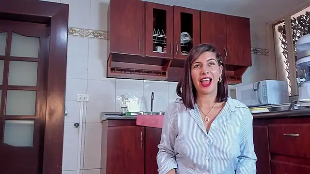 scarlett moore online show from November 10, 2:38 pm