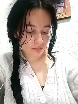 Snapshot of EmilySwaan chatting on December 2, 2:31 am EmilySwaan online show from December 2, 2:31 am
