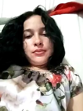 Snapshot of EmilySwaan chatting on December 4, 3:37 am EmilySwaan online show from December 4, 3:37 am