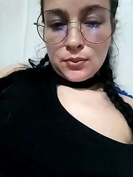 Snapshot of EmilySwaan chatting on December 28, 3:58 am EmilySwaan online show from December 28, 3:58 am