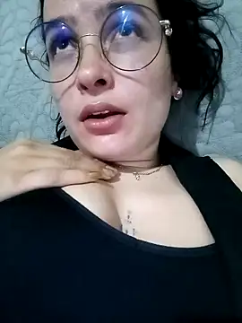 Snapshot of EmilySwaan chatting on January 12, 3:17 am EmilySwaan online show from January 12, 3:17 am