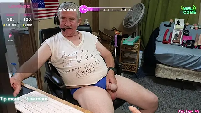 Snapshot of oldnew-63 chatting on July 4, 2:18 am oldnew-63 online show from July 4, 2:18 am