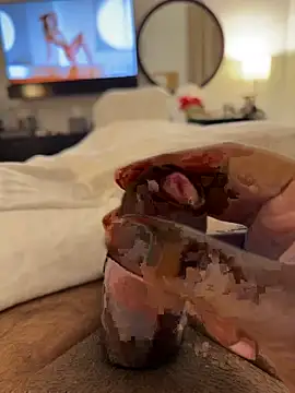 Snapshot of DesiRocco7 chatting on April 7, 7:20 am DesiRocco7 online show from April 7, 7:20 am