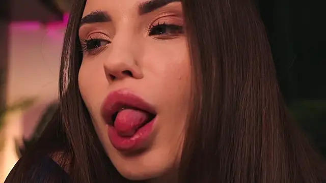 BabyYoda- online show from March 10, 1:01 am