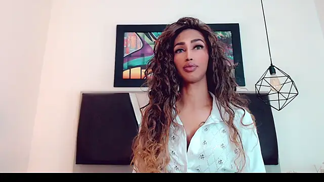 hilary rodriguez online show from December 16, 7:08 pm