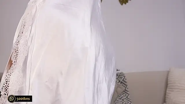 Snapshot of katie_cruz chatting on December 2, 10:31 am katie cruz online show from December 2, 10:31 am