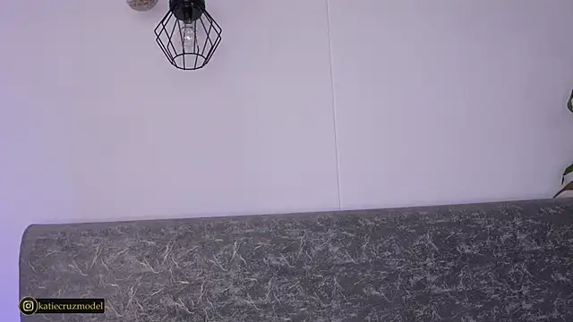 Snapshot of katie_cruz chatting on December 20, 10:33 am katie cruz online show from December 20, 10:33 am