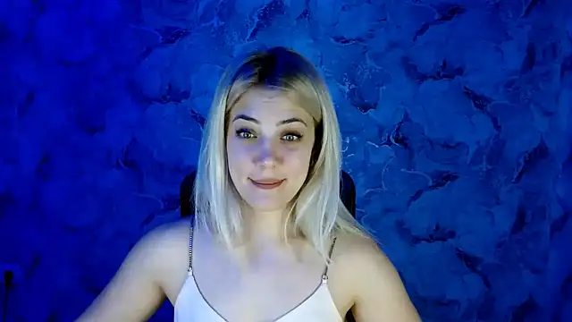 Snapshot of nika_gold1 chatting on December 15, 3:20 pm nika gold1 online show from December 15, 3:20 pm