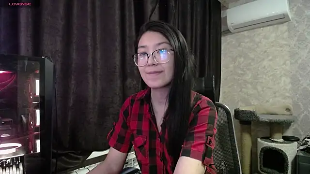 Snapshot of Brightssmiles chatting on February 28, 5:59 am Brightssmiles online show from February 28, 5:59 am