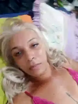 Snapshot of transgirl26 chatting on February 16, 12:40 am transgirl26 online show from February 16, 12:40 am