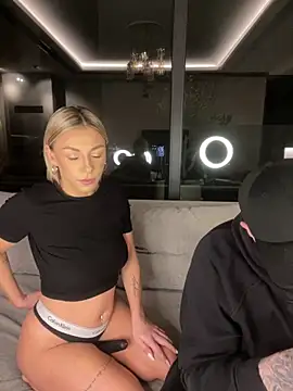 Snapshot of SexOnMyLvL chatting on March 10, 9:20 pm SexOnMyLvL online show from March 10, 9:20 pm