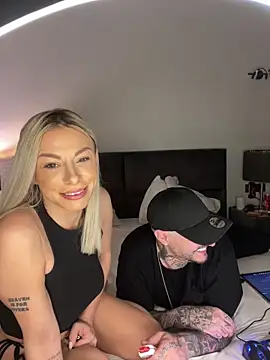 Snapshot of SexOnMyLvL chatting on April 6, 9:38 pm SexOnMyLvL online show from April 6, 9:38 pm