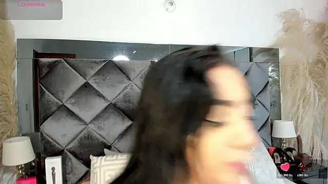 sofhiaa adaams online show from October 29, 11:06 pm