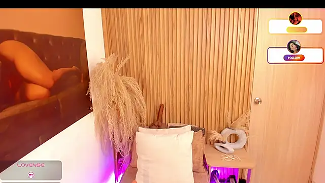 sofhiaa adaams online show from February 23, 10:40 pm