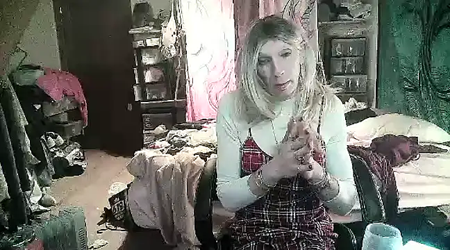 Snapshot of Ombeline1 chatting on January 20, 6:42 am Ombeline1 online show from January 20, 6:42 am
