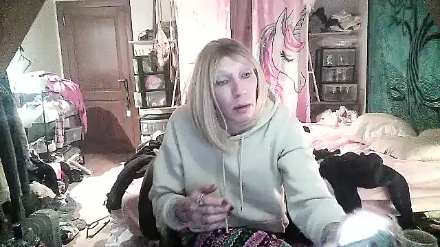 Snapshot of Ombeline1 chatting on January 20, 4:45 pm Ombeline1 online show from January 20, 4:45 pm