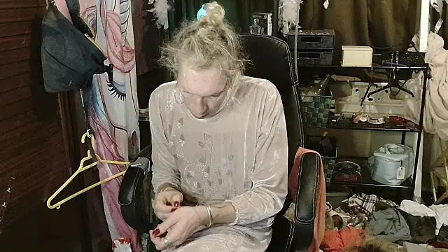 Ombeline1 online show from November 20, 5:51 am