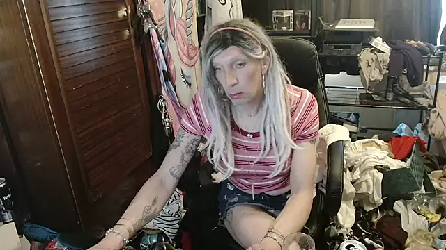 Ombeline1 online show from May 3, 3:51 pm